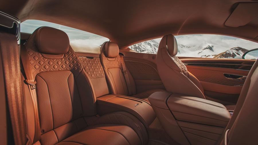 Интерьер Bentley Continental GT 2018 года  (WW) (фото 70 из 90)